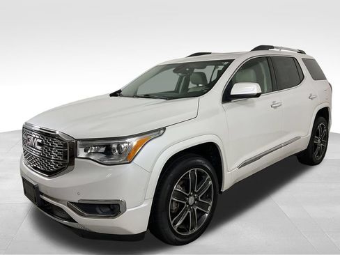 Used 2019 GMC Acadia Denali w/ Technology Package AWD/4WD image 4