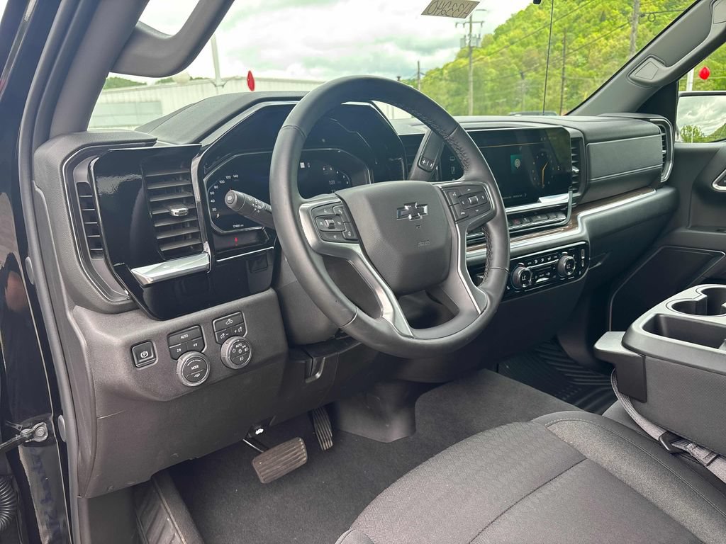 Used 2026 Chevrolet Silverado 1500 RST AWD/4WD image 13