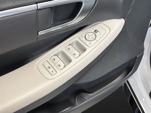 Used 2023 Hyundai Sonata SEL w/ Preferred Accessory Package FWD image 21