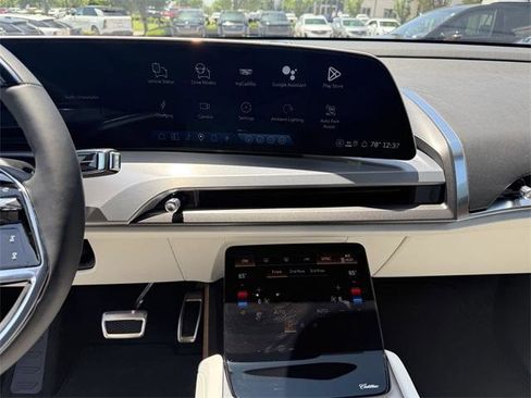 New 2026 Cadillac Vistiq Sport image 14