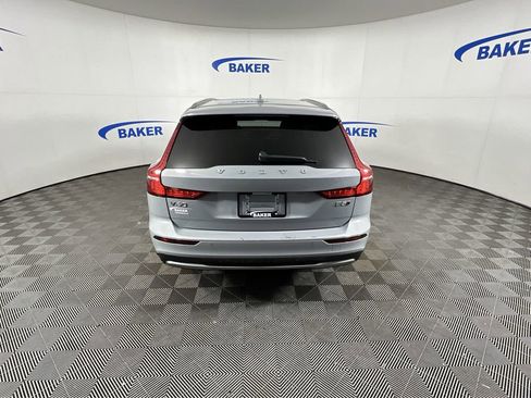 Used 2025 Volvo V60 B5 Cross Country Plus AWD/4WD image 8