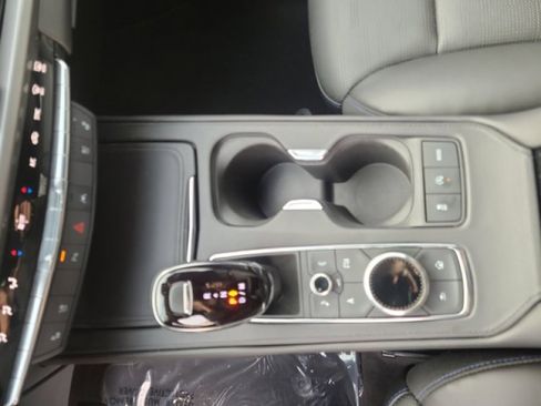 Used 2024 Cadillac XT4 Sport image 15