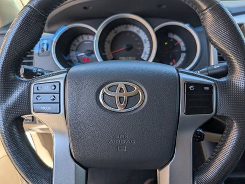 Used 2013 Toyota Tacoma PreRunner w/ SR5 Pkg image 18