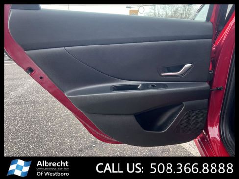 Used 2023 Hyundai Elantra SEL image 14