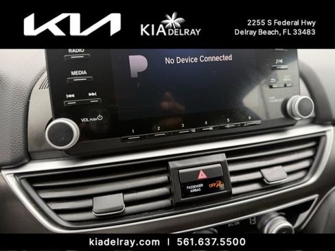 Used 2018 Honda Accord Base image 16