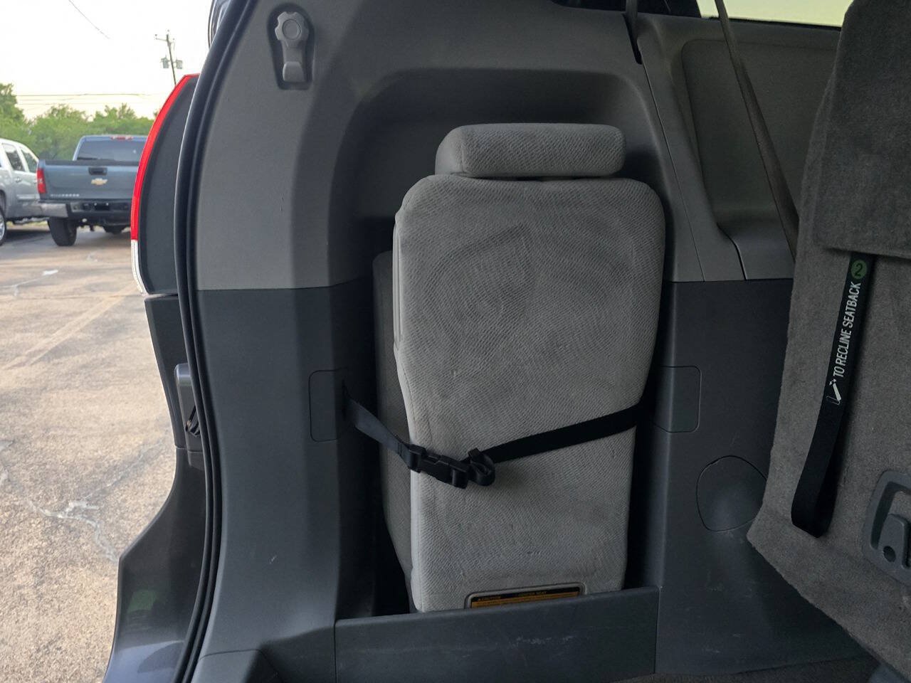 Used 2012 Toyota Sienna LE FWD image 47
