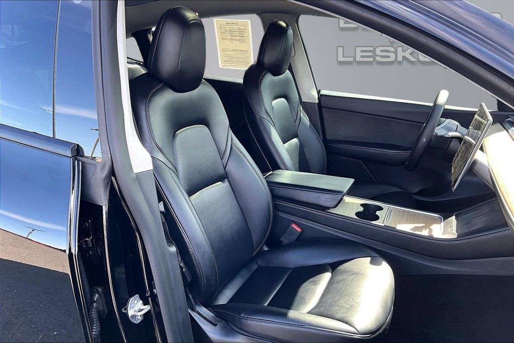 Used 2022 Tesla Model Y Long Range AWD/4WD image 7