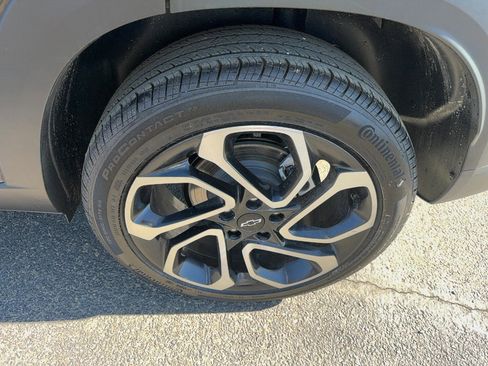 Used 2024 Chevrolet Trax RS w/ Sunroof Package image 9