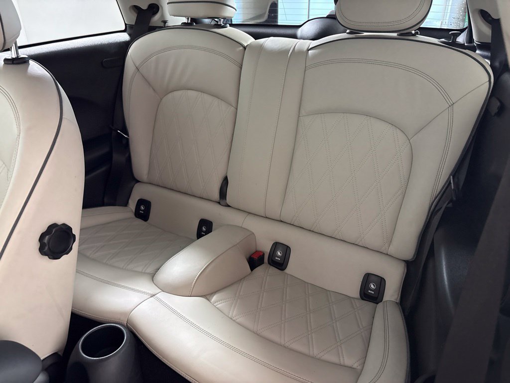 Certified 2024 MINI Cooper 2-Door Hardtop w/ Signature Upholstery Package FWD image 24
