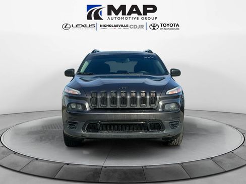 Used 2017 Jeep Cherokee Sport w/ Cold Weather Group image 8