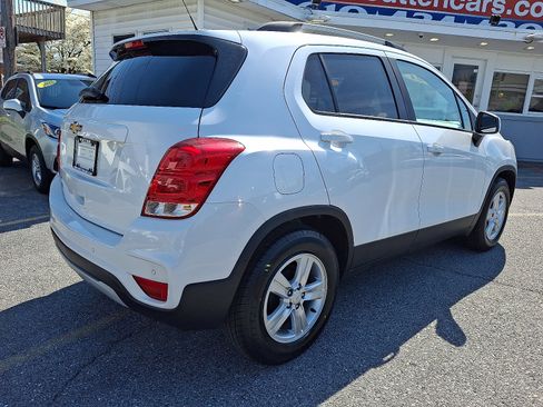 Used 2021 Chevrolet Trax LT FWD image 5