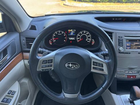 Used 2014 Subaru Outback 2.5i Limited AWD/4WD image 9