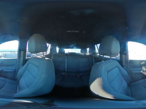 Used 2025 Chevrolet Equinox LT image 40