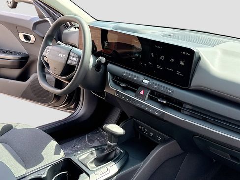 New 2026 Kia K4 LXS image 5