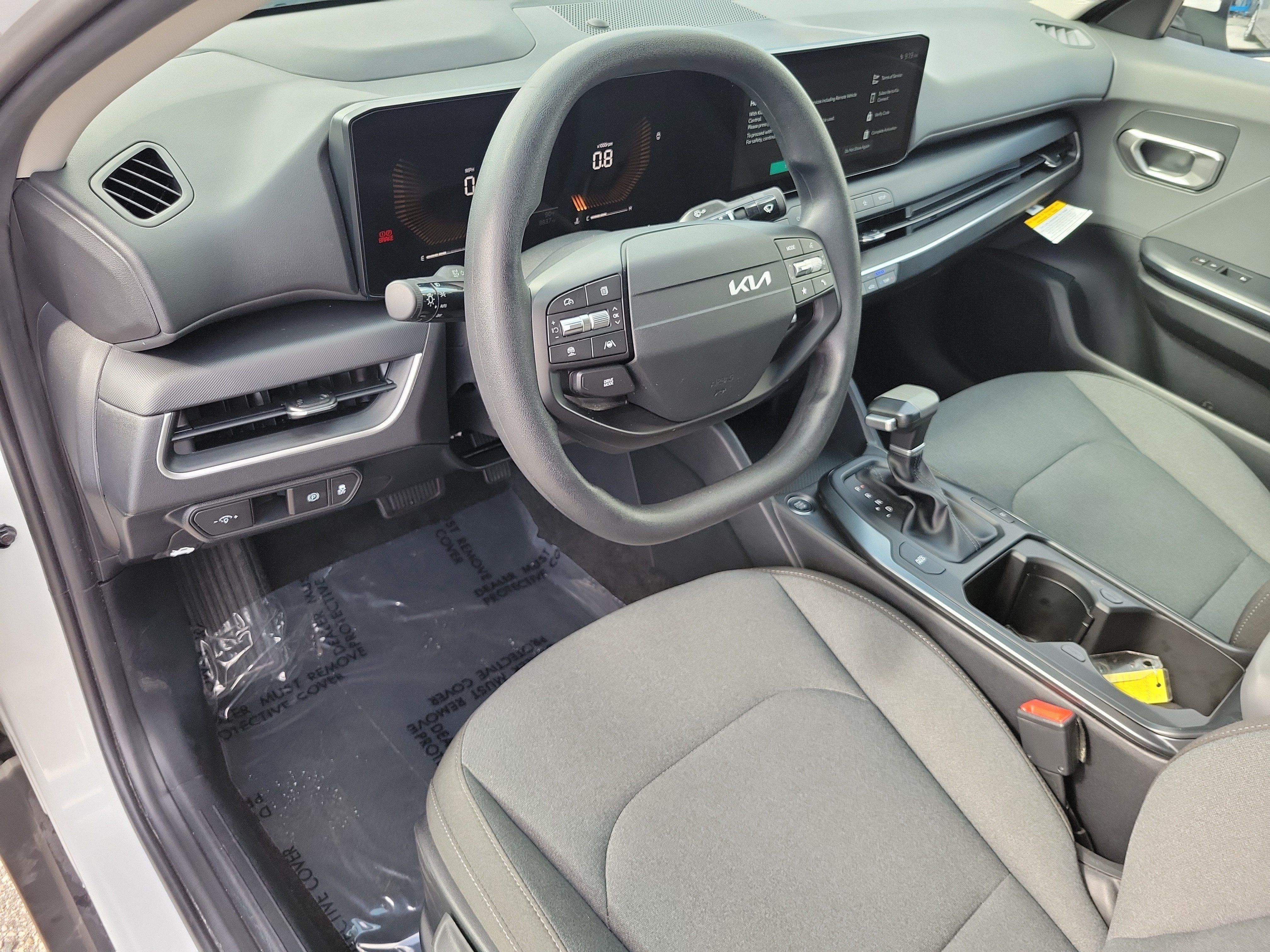 Used 2025 Kia K4 FWD image 9