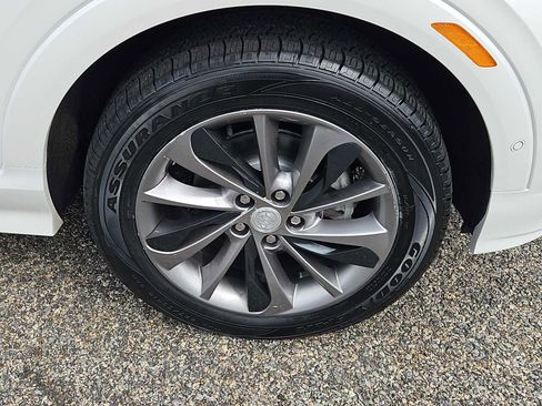 Used 2020 Buick Encore GX Essence w/ Experience Buick Package image 10