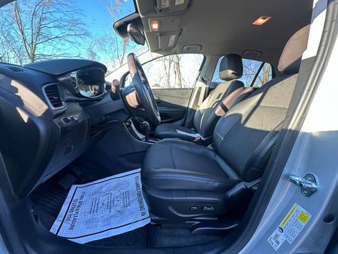 Used 2022 Chevrolet Trax LT w/ Driver Confidence Package image 22