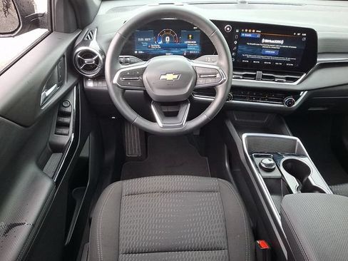 Used 2026 Chevrolet Equinox LT FWD image 11