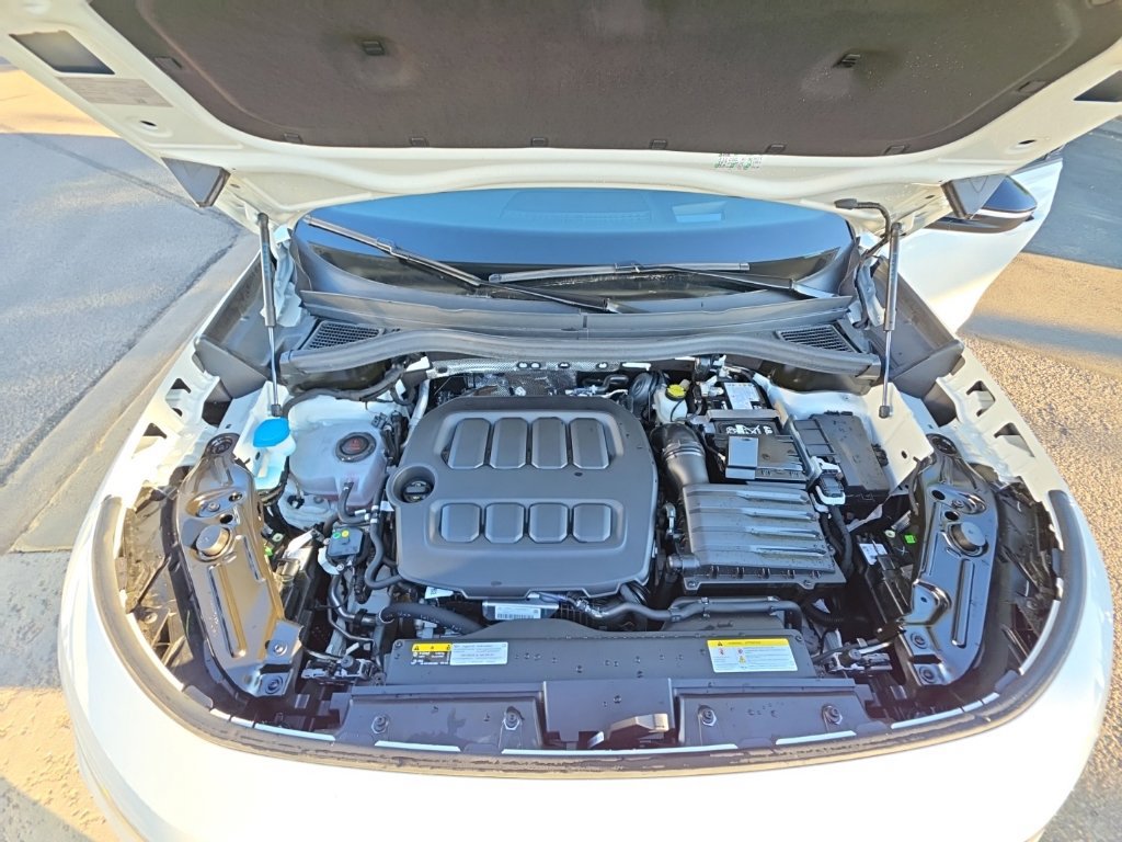 Certified 2026 Volkswagen Tiguan SE R-Line AWD/4WD image 26