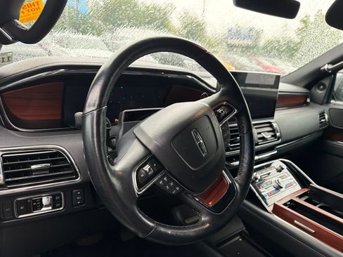 Used 2023 Lincoln Navigator L Reserve w/ Monochromatic Package AWD/4WD image 10