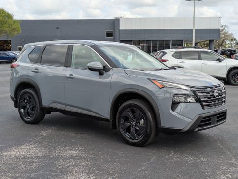 New 2026 Nissan Rogue SV FWD image 2