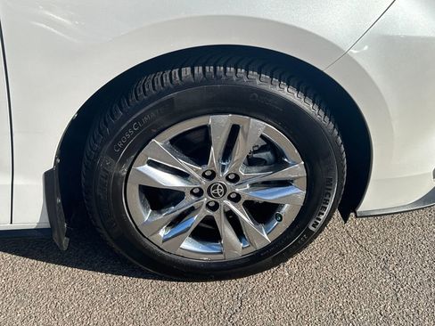 Used 2023 Toyota Sienna Limited image 47