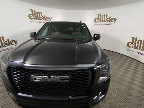 Used 2023 GMC Yukon Denali Ultimate image 3