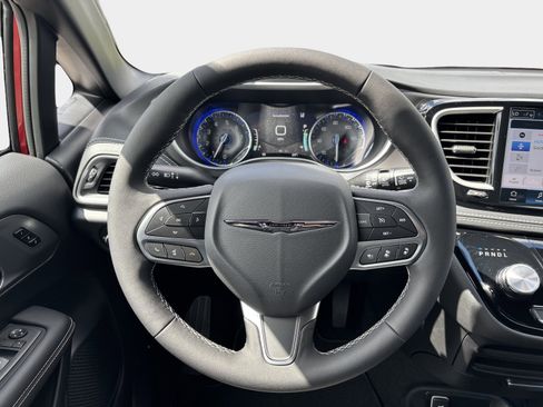 New 2025 Chrysler Pacifica Select FWD image 15