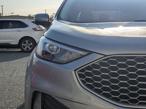 Used 2024 Ford Edge SEL image 9