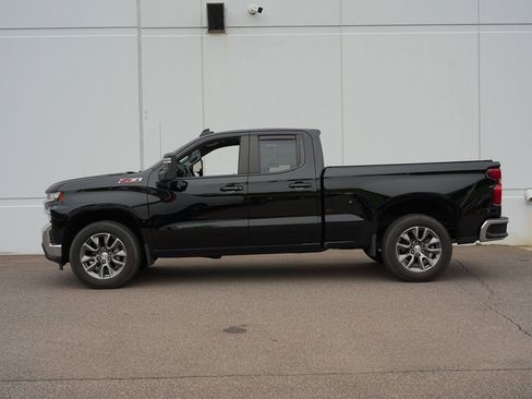 Used 2022 Chevrolet Silverado 1500 LT AWD/4WD image 6