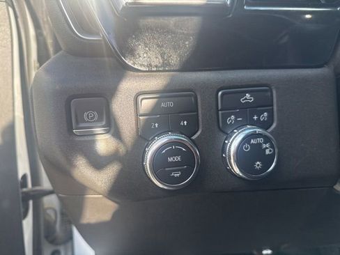 Used 2023 GMC Sierra 1500 SLE AWD/4WD image 13