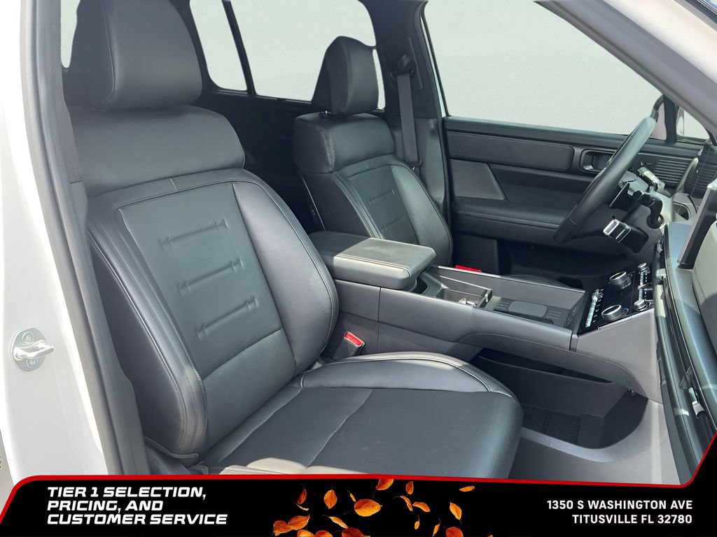 Used 2025 Hyundai Santa Fe Calligraphy AWD/4WD image 16