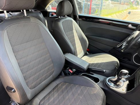 Used 2013 Volkswagen Beetle Turbo FWD image 18