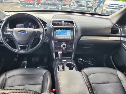 Used 2018 Ford Explorer Sport w/ Equipment Group 401A image 29