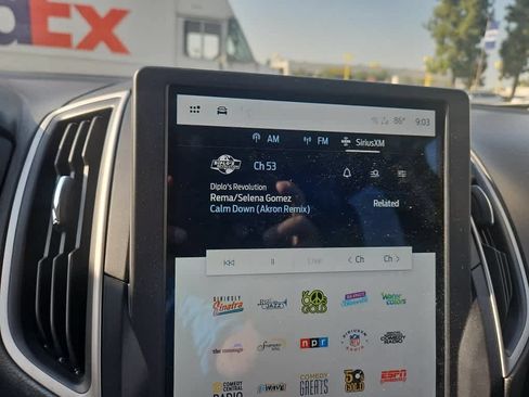 Used 2023 Ford Edge SEL AWD/4WD image 16