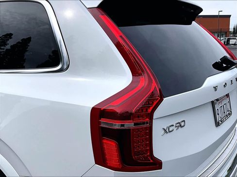 Used 2024 Volvo XC90 T8 Ultimate w/ Protection Package Premier AWD/4WD image 33