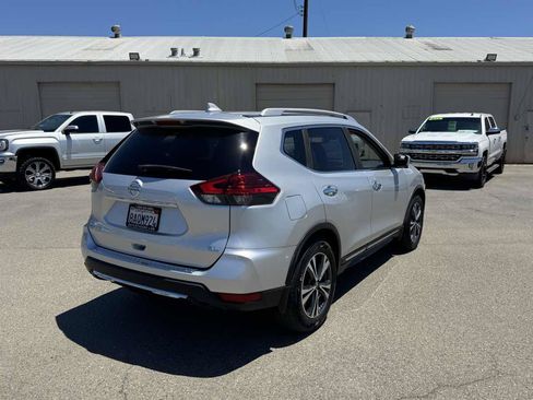 Used 2017 Nissan Rogue SL FWD image 10