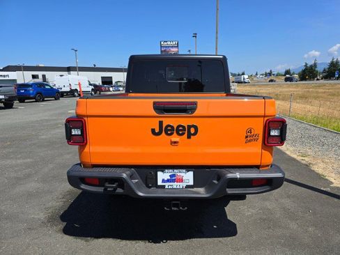 New 2025 Jeep Gladiator Sport image 5