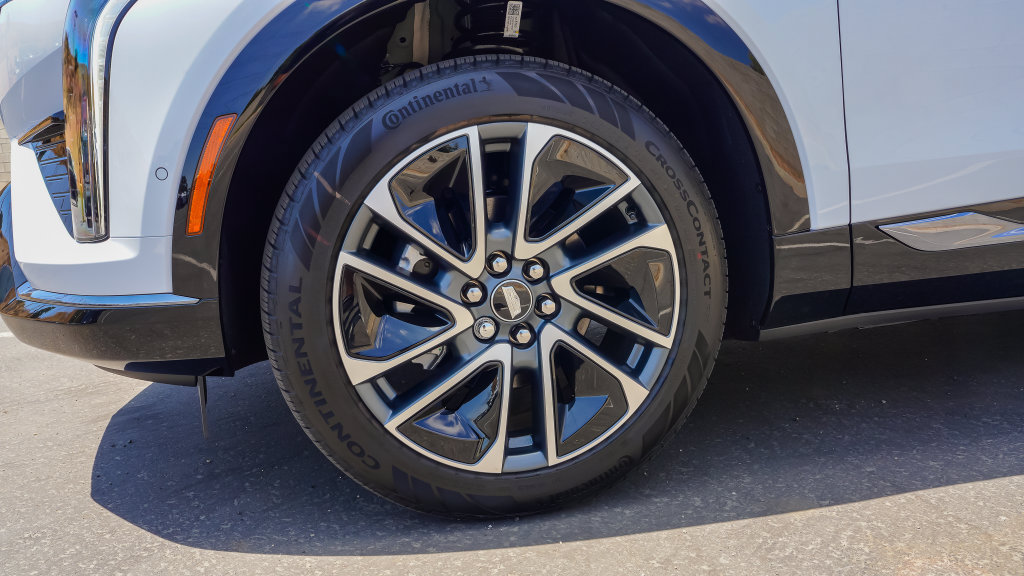 New 2027 Cadillac Optiq Sport RWD image 7