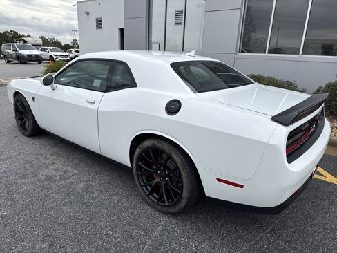 Used 2015 Dodge Challenger SRT Hellcat image 16