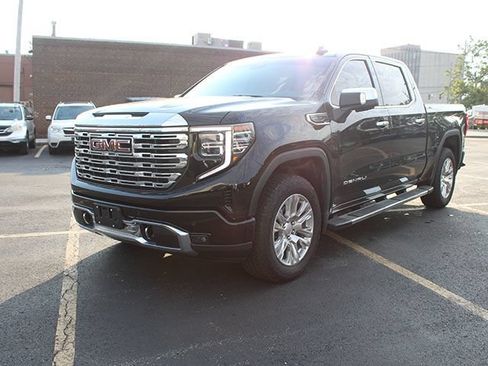 Used 2025 GMC Sierra 1500 Denali AWD/4WD image 2