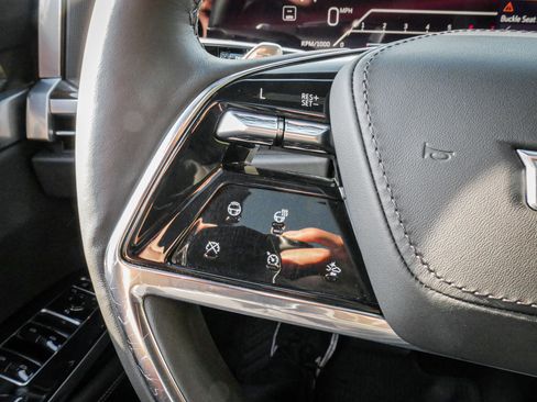 Used 2026 Cadillac Escalade ESV Platinum Sport w/ LPO, ONYX Package image 19