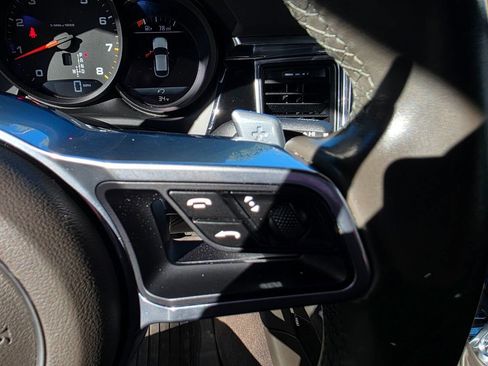 Used 2017 Porsche Macan image 20