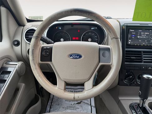 Used 2006 Ford Explorer XLT image 12
