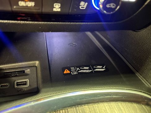 Certified 2022 Buick Enclave Avenir w/ Avenir Technology Package image 43