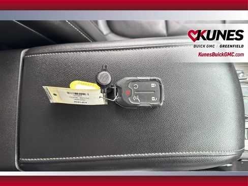 Used 2023 GMC Acadia SLT AWD/4WD image 47