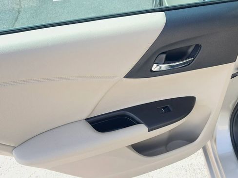 Used 2016 Honda Accord EX-L image 21