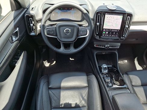 Used 2023 Volvo XC40 B5 Plus w/ Protection Package Premier AWD/4WD image 11