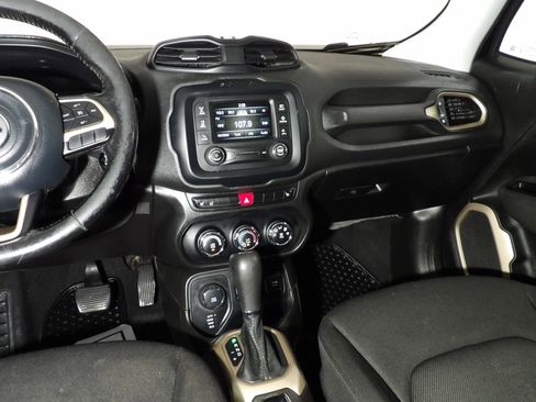 Used 2017 Jeep Renegade Latitude w/ Cold Weather Group AWD/4WD image 11
