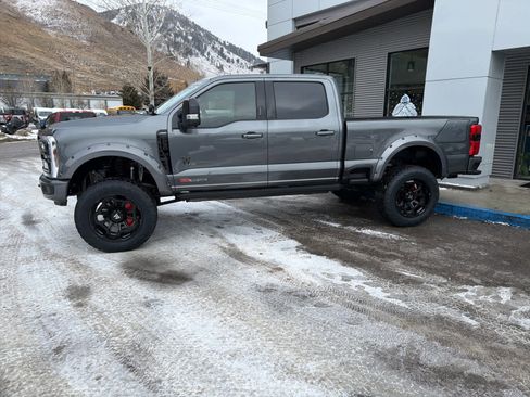 New 2026 Ford F250 Lariat w/ Black Appearance Package image 44